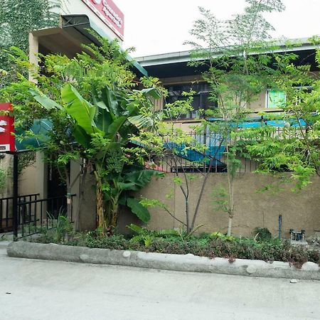 Conrado'S Apartelle Paranaque City Ngoại thất bức ảnh