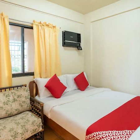 Conrado'S Apartelle Paranaque City Ngoại thất bức ảnh