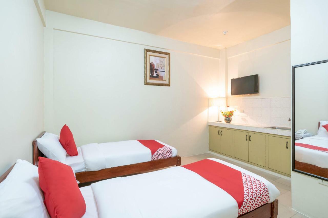 Conrado'S Apartelle Paranaque City Ngoại thất bức ảnh