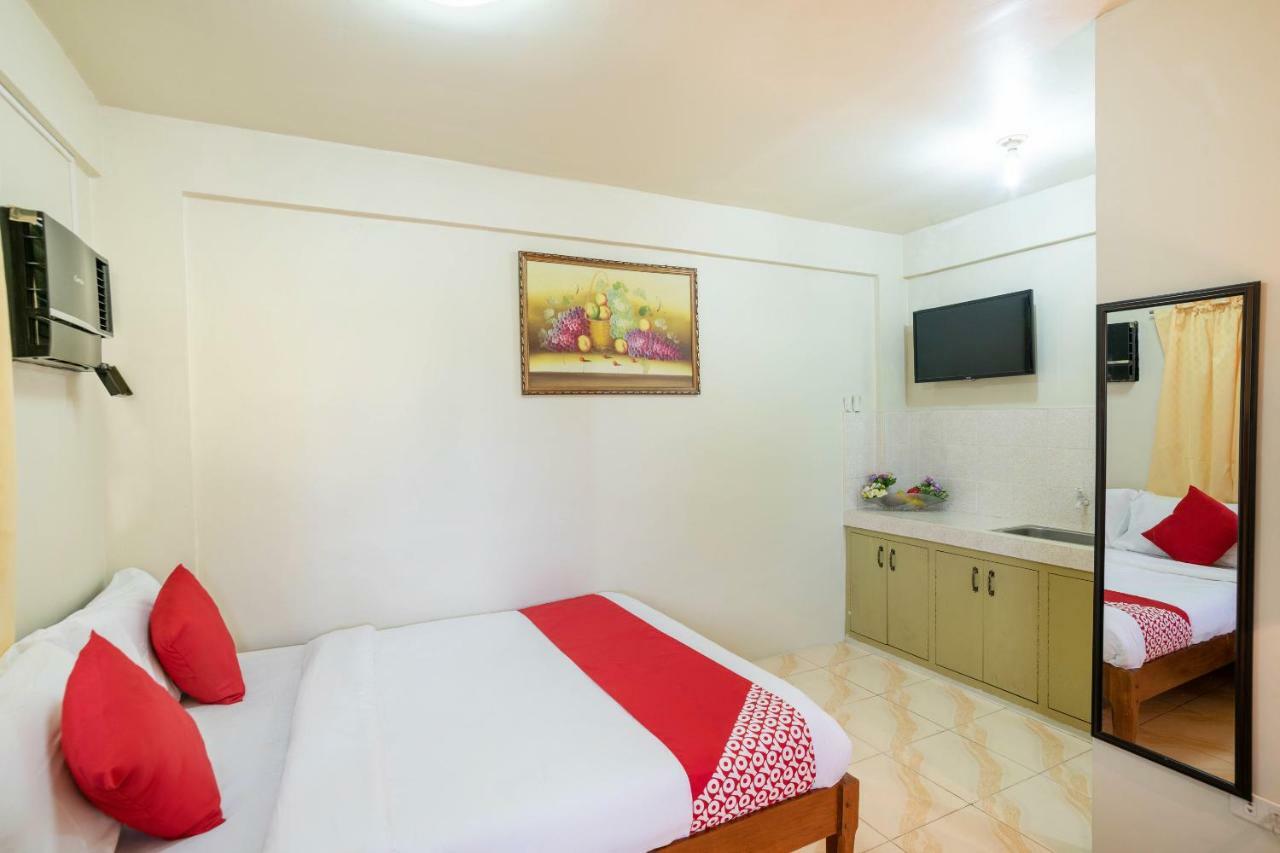 Conrado'S Apartelle Paranaque City Ngoại thất bức ảnh