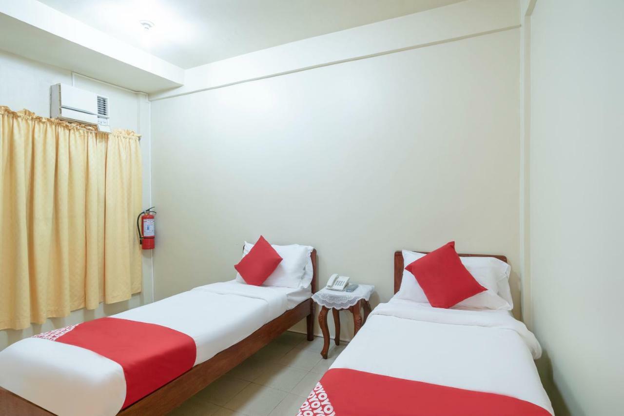 Conrado'S Apartelle Paranaque City Ngoại thất bức ảnh