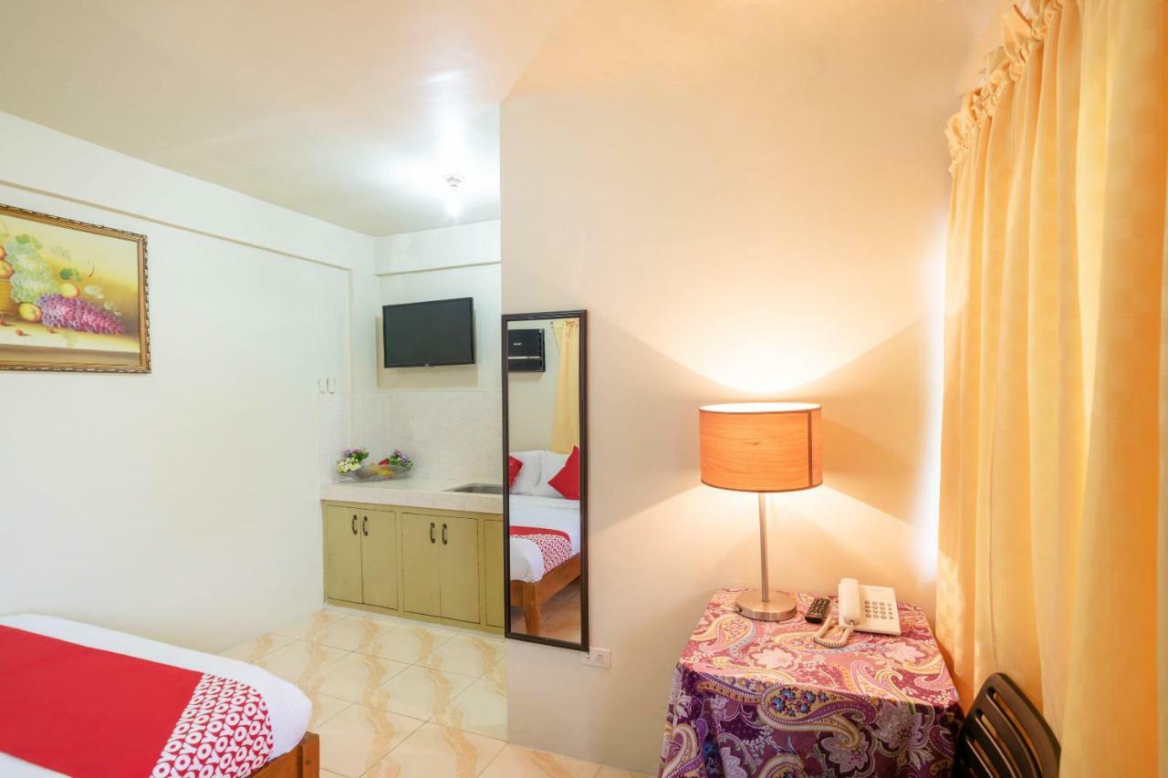 Conrado'S Apartelle Paranaque City Ngoại thất bức ảnh